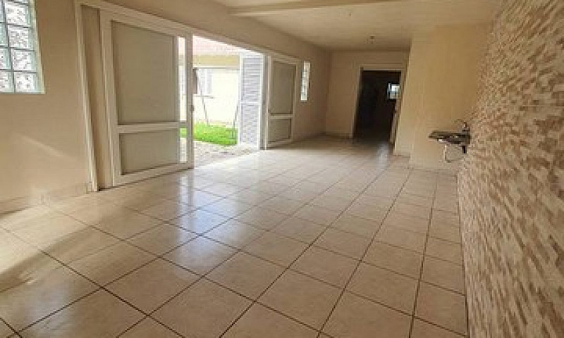 Casa Com 2 Dormitóri...