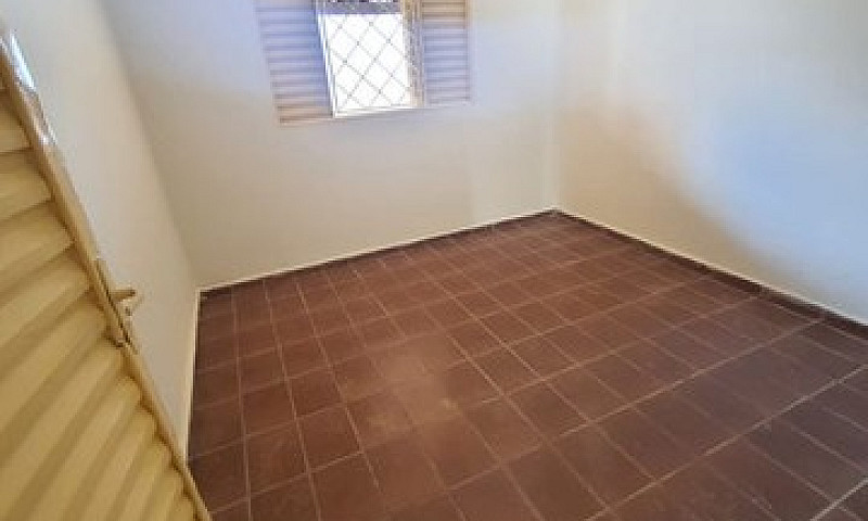 Casa  Com 2 Quartos ...