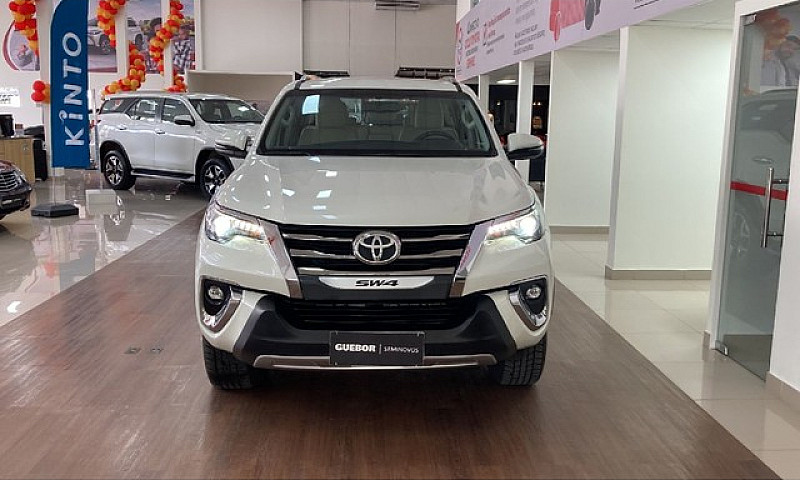 Toyota Hilux Sw4 2.8...