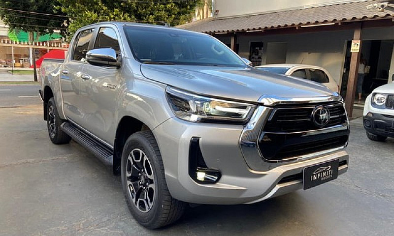 Toyota Hilux 2.8 Srx...