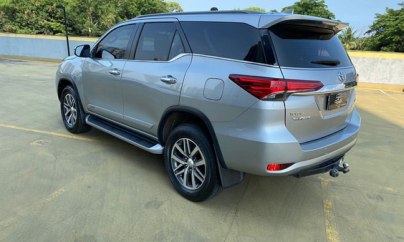 Hilux Sw4 Srx 2019 7...