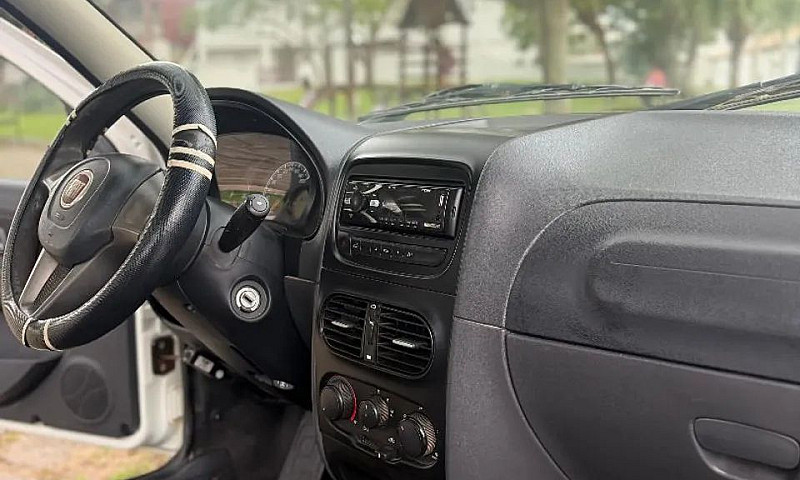 Fiat Strada Working ...