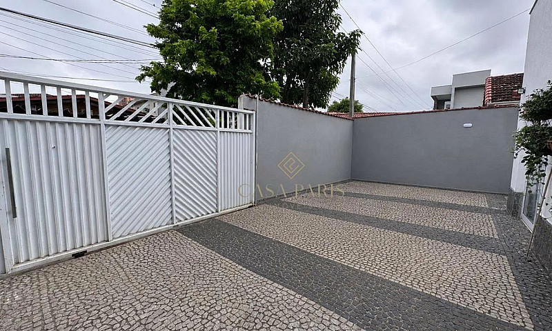 Casa Com 4 Dormitóri...