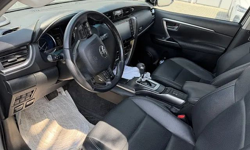 Toyota Hilux Sw4 Srx...