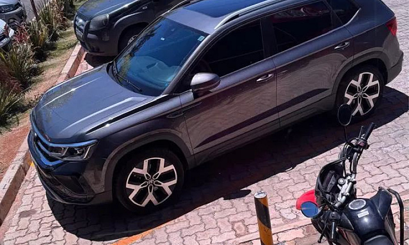 Volkswagen Taos High...
