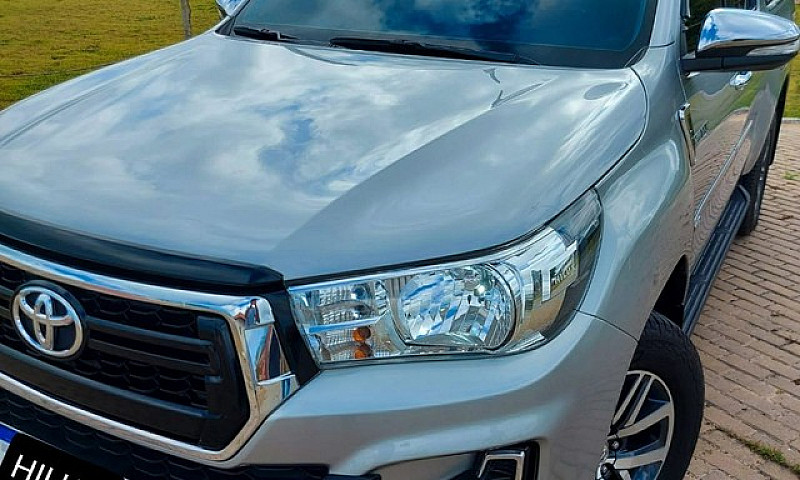 Hilux Com 20 Mil Rea...