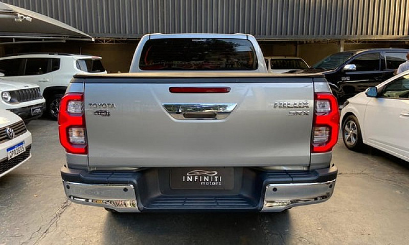 Toyota Hilux 2.8 Srx...