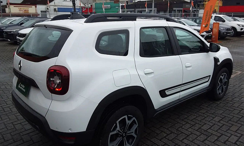 Renault Duster Iconi...