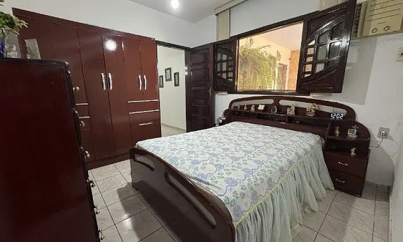 Casa No Joaquim Leão...