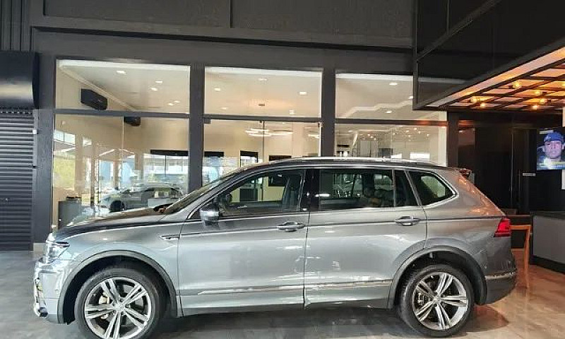 Volkswagen Tiguan Al...
