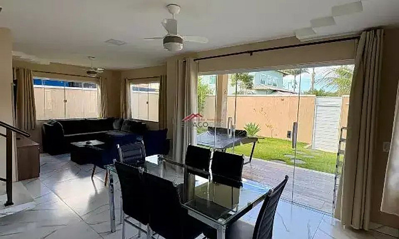 Casa À Venda Com 4 S...