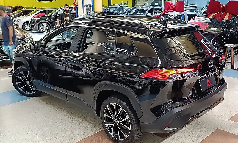 Toyota Corolla Cross...