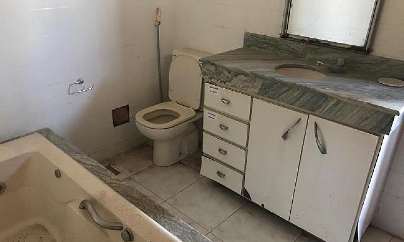 Alugo Excelente Casa...