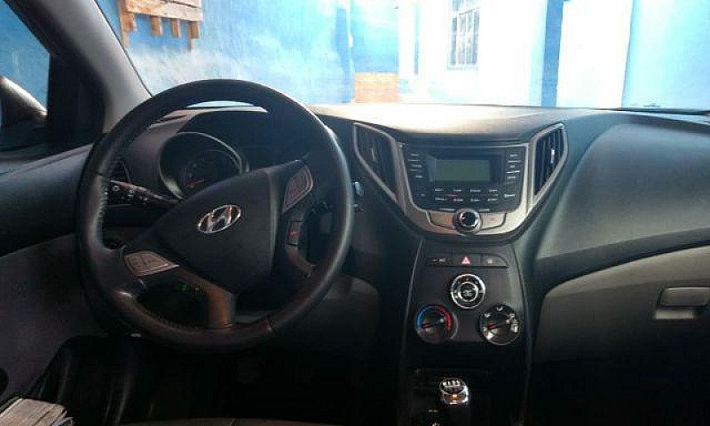 Hyundai Hb20S...