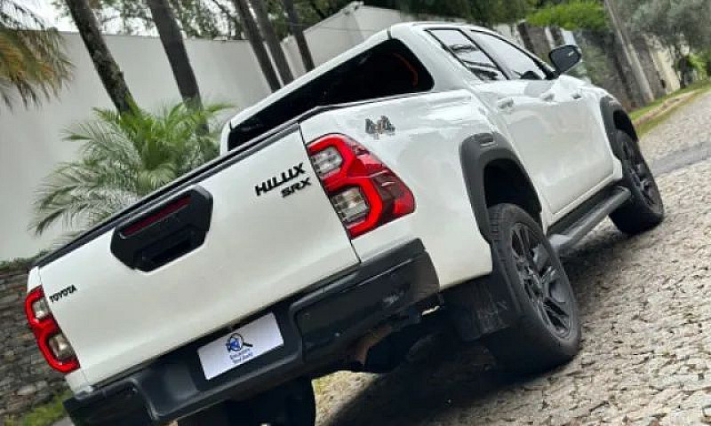 Hilux Srv 2022 + R$2...