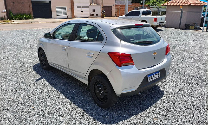 Chevrolet Onix Hatch...