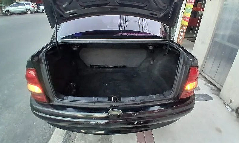 Chevrolet Corsa Sed ...