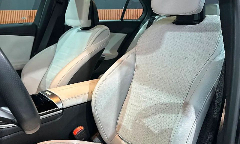 Mercedes-Benz C-200 ...