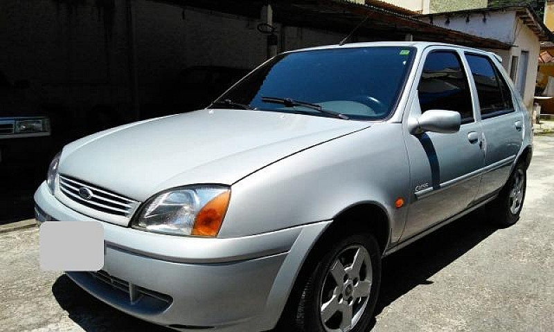 Fiesta Gl Class 2000...