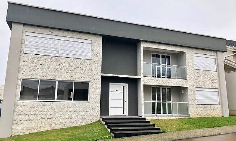 Linda Residência De ...