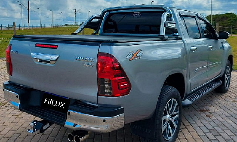 Hilux Com 20 Mil Rea...