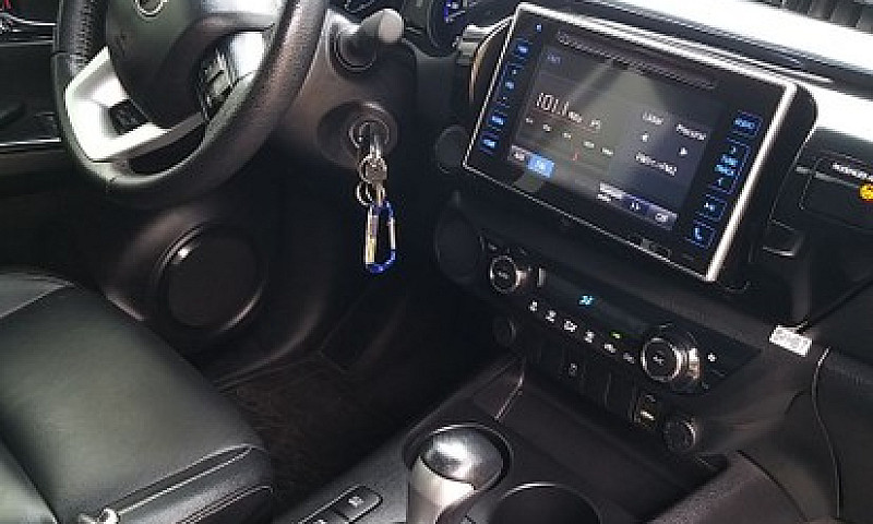 Hilux Com 20 Mil Rea...