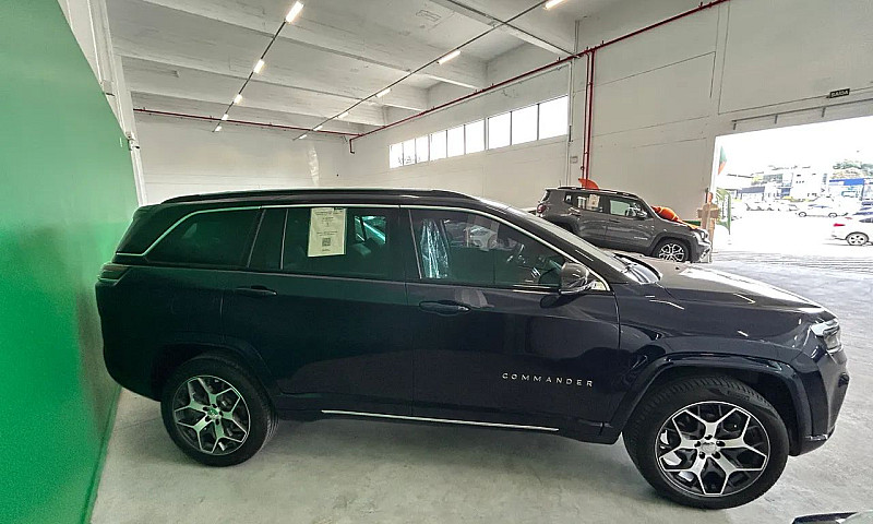 Jeep Commander Overl...