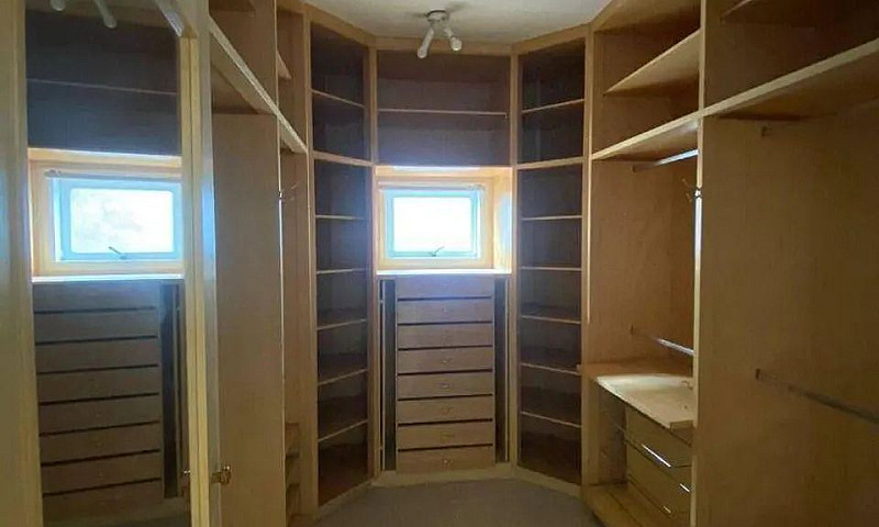 Casa Com 4 Dormitóri...