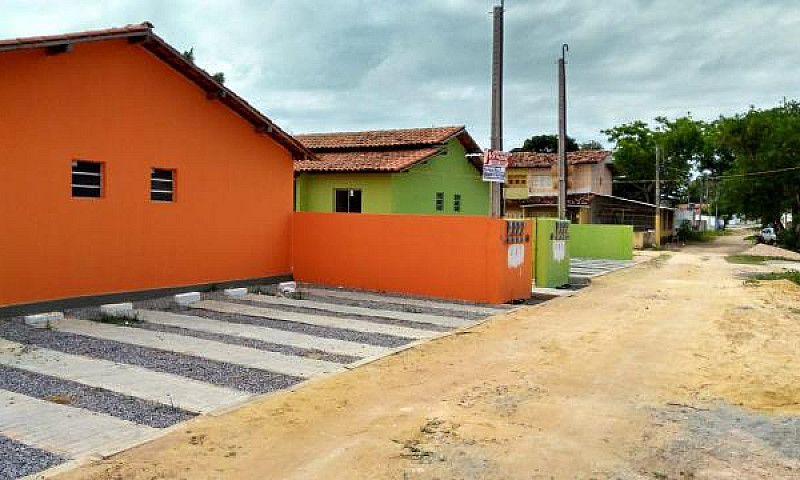 Alugam-Se Casas Em I...