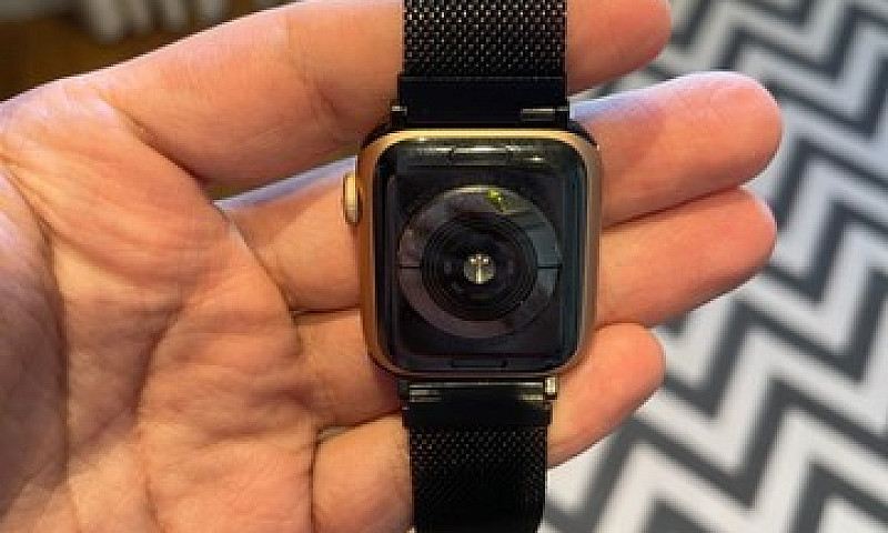 Apple Watch Series 4...