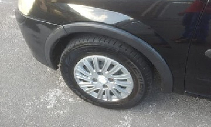 Vende-Se Corsa  2003...