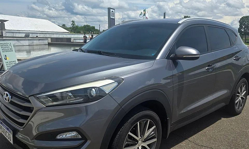Hyundai Tucson Gl 1....