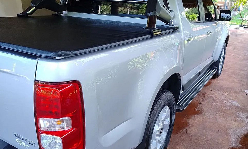 Chevrolet S10 Pick-U...