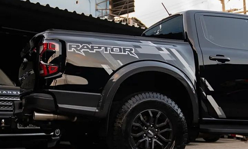 Ford Ranger Raptor 3...