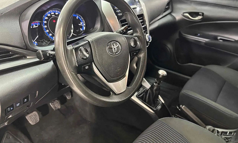 Toyota Yaris Xl 1.3 ...