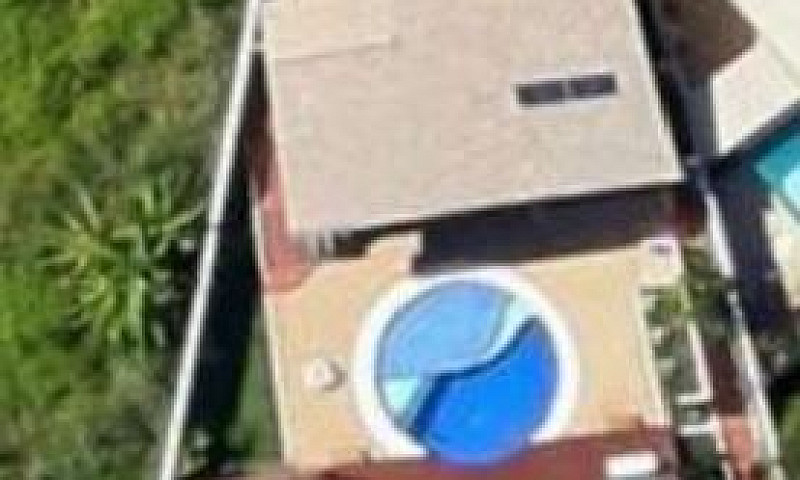 Linda Casa Em Condom...