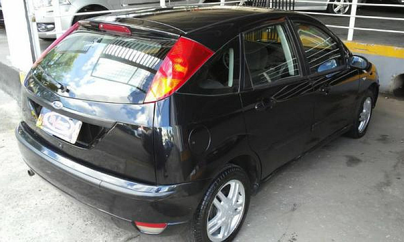 Ford Focus Hatch Com...