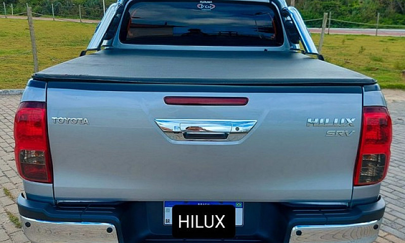 Hilux Com 20 Mil Rea...