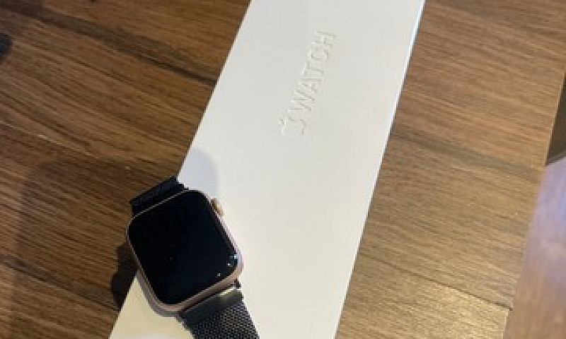Apple Watch Series 4...