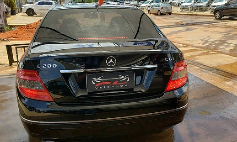 Mercedes C200...