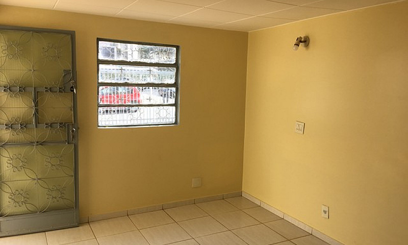 Casa Para Aluguel Qe...
