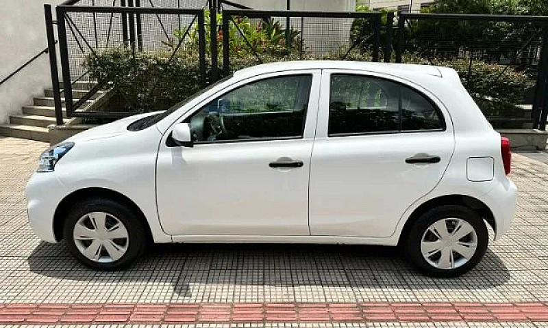 Nissan March 1.6 S M...