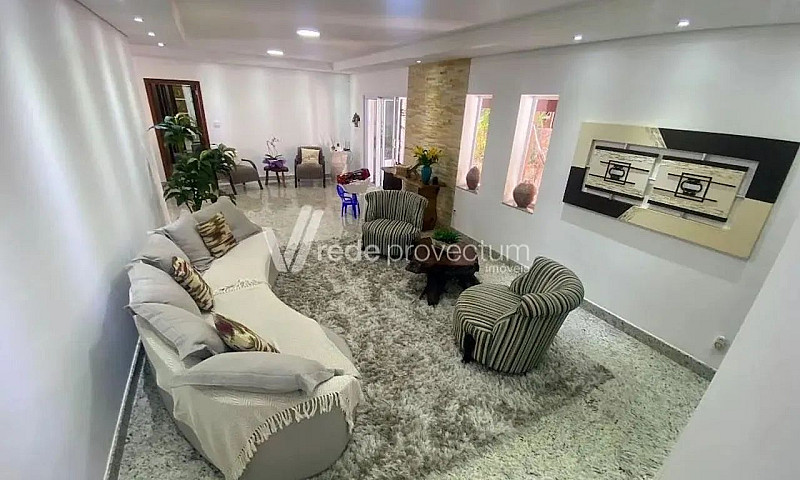 Casa À Venda De 4 Qu...