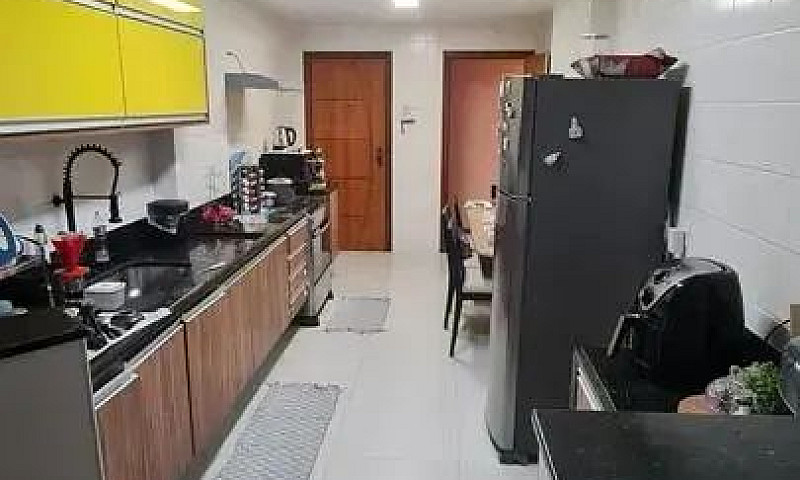Amplo Apartamento Na...