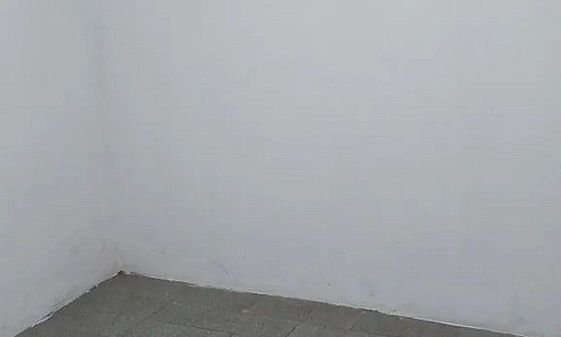 Aluga-Se Uma Casa...