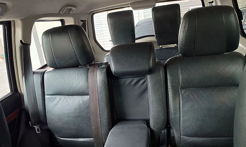 Mitsubishi Pajero Fu...