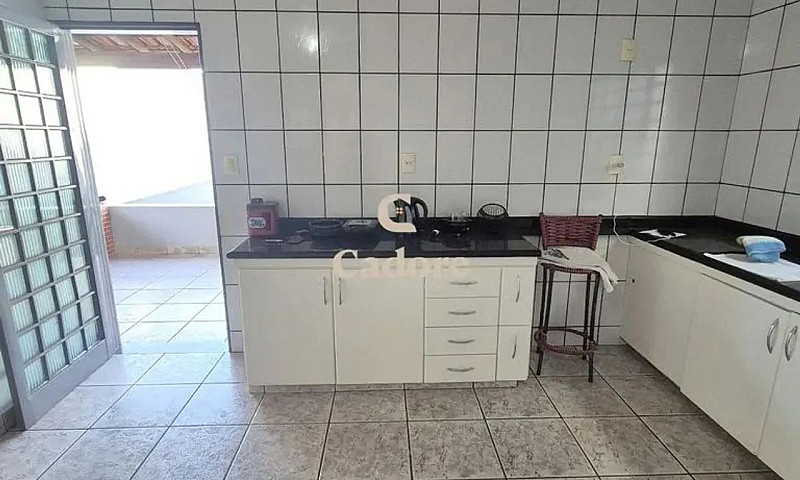 Casa À Venda No Bair...