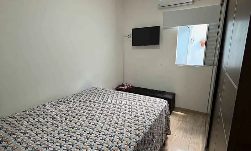 Vende-Se Casa Na Ter...