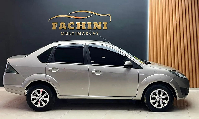 Ford Fiesta Sed. 1.6...