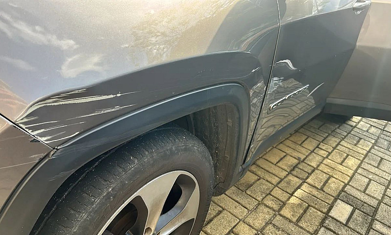 Jeep Compass Sport 2...